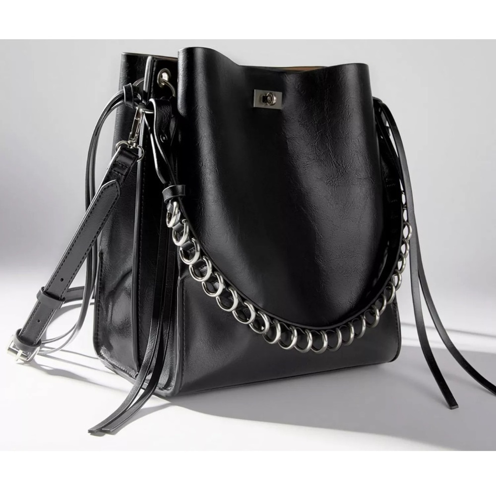 In search of this Zara bag!